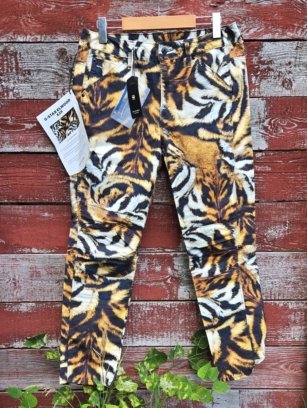 NWT G-Star Raw Elwood 5622 3D Tiger Print Jeans - 27"